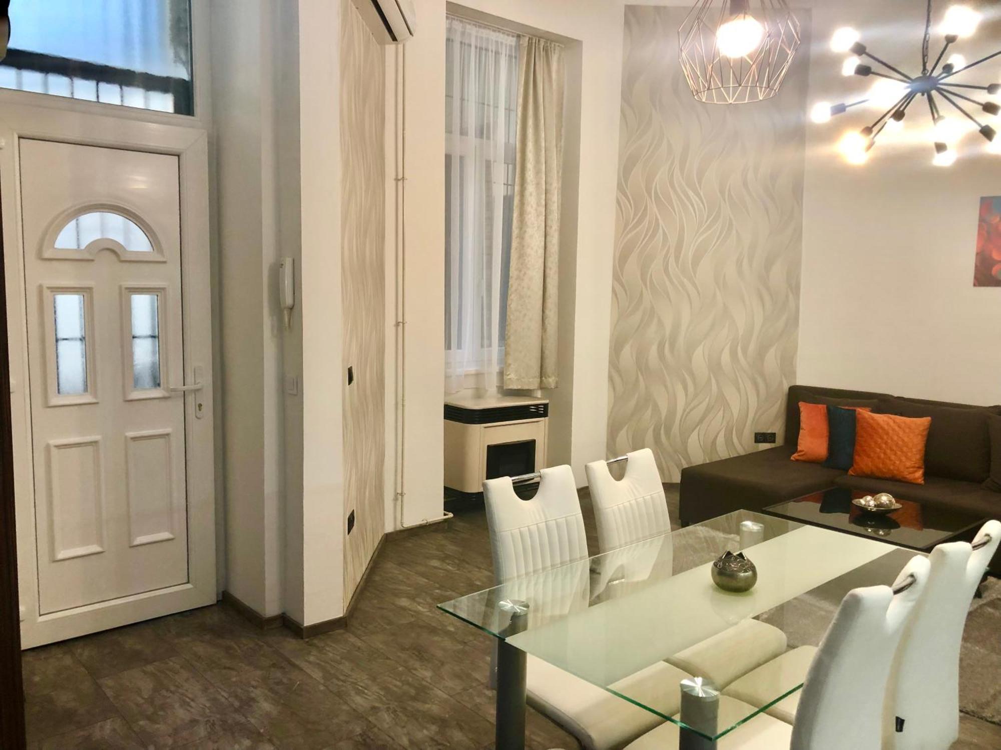 Dohany Apartment Deluxe Boedapest Buitenkant foto